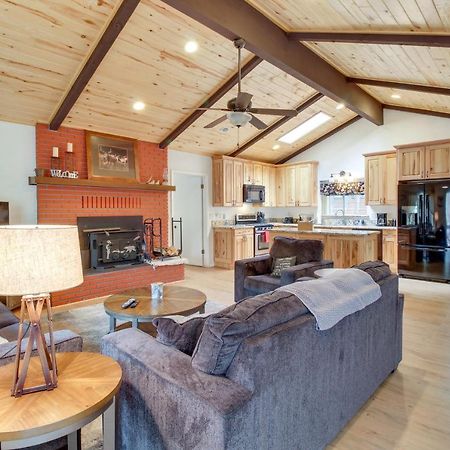 Updated Country Club Cabin, Near Golfing And Hiking! Indian Pine ภายนอก รูปภาพ